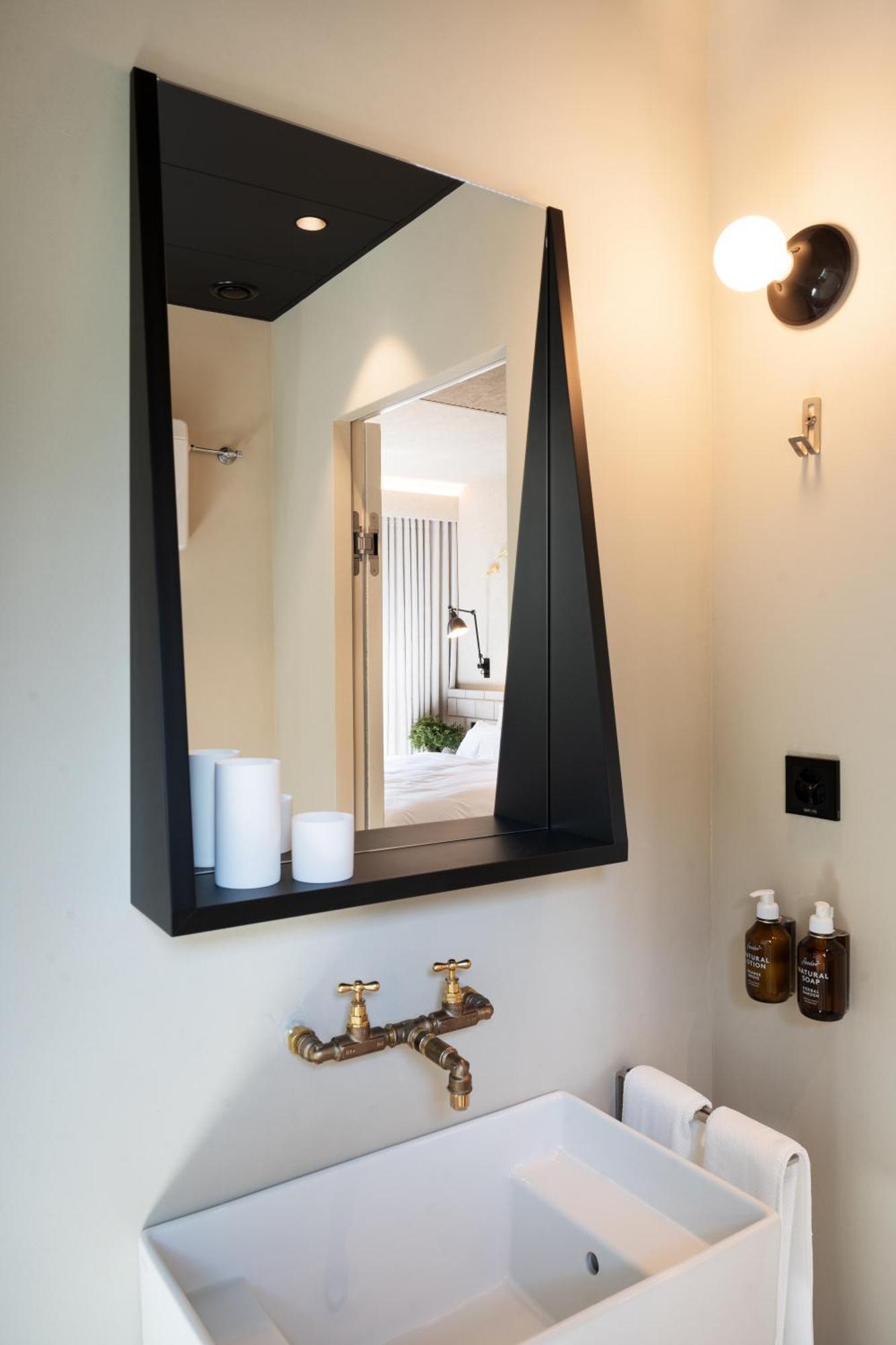B5 Boutique Hotel (Adults Only) ลูกาโน ภายนอก รูปภาพ